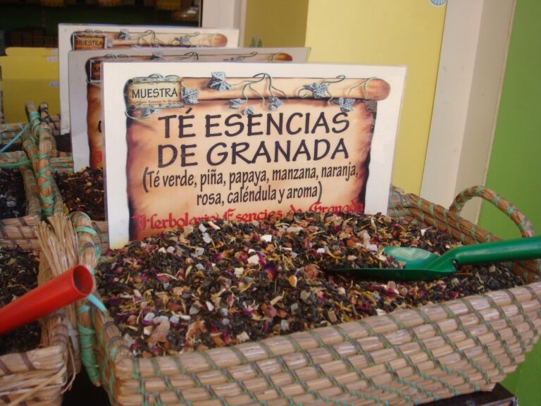 Herbolario: Esencias de Granada para Mejorar la Salud
