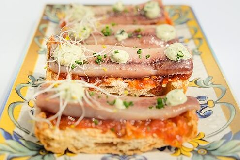 ¿La combinación perfecta? ¿Quieres probar la deliciosa tosta de sardina ahumada con queso?