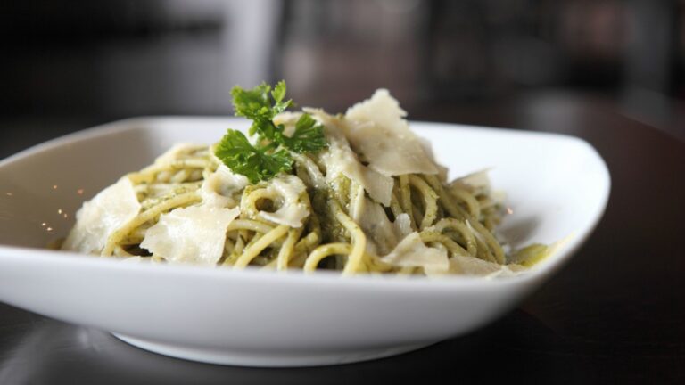 Receta de Espaguetis con Gulas: Deliciosa y Fácil de Preparar